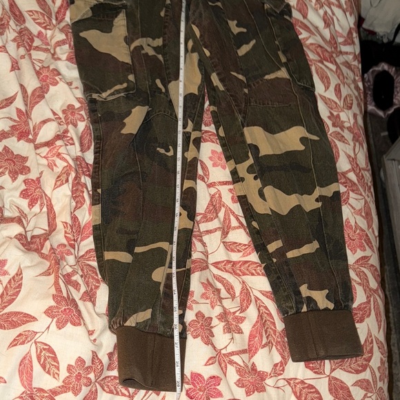 Camo Cargo Pants - Picture 6 of 8